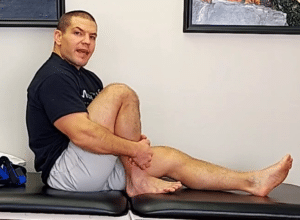 seated quad stretch for knee pain