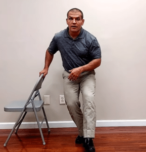 single leg mini-squat exercise for knee pain from IT band syndrome